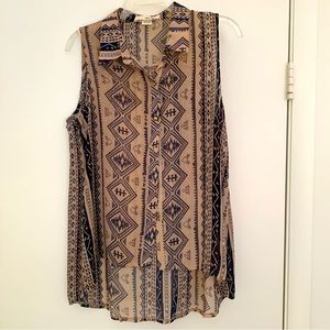 Sans Souci. Sheer, Navy/beige Southwest style blouse w/buttons. Sleevele…